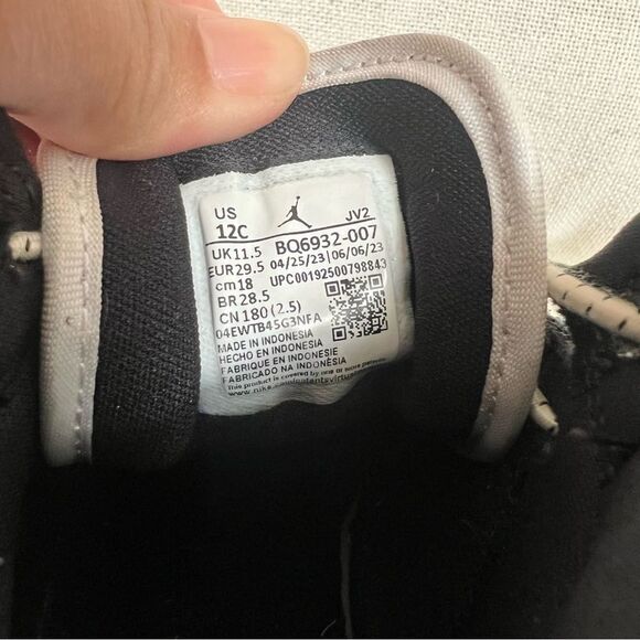 Jordan 1 Mid SE Little Kids' Shoes Size: 12C Gold and Black EUC - Picture 7 of 7